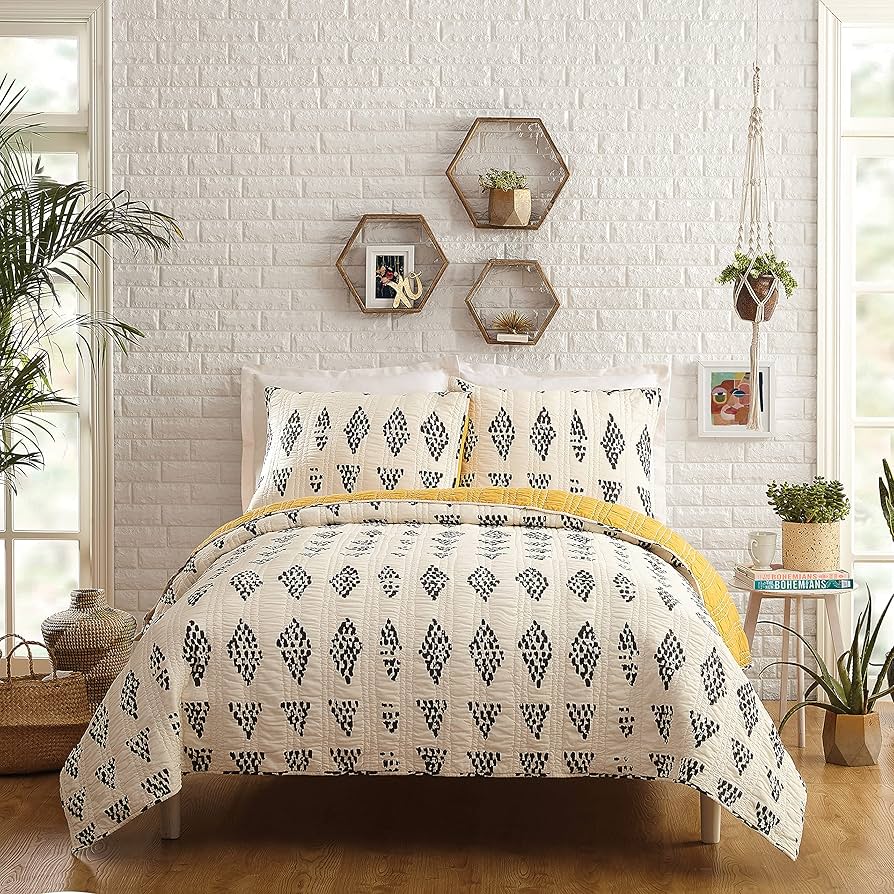 Amazon.com: Jungalow Prosperity 2-Piece Quilt Set Amazon.com: Jungalow Prosperity 2-Piece Quilt Set